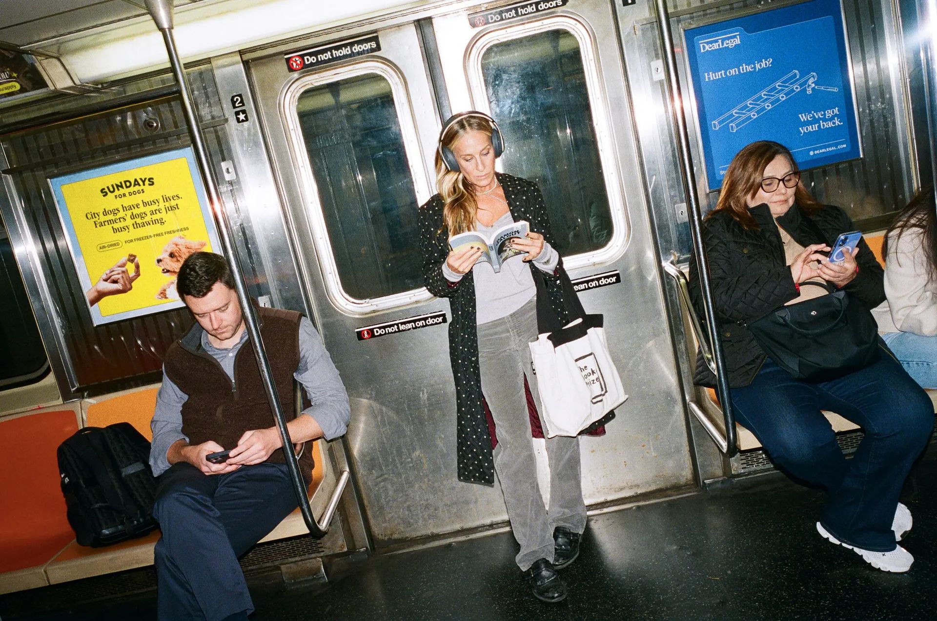 Sarah Jessica Parker with Booker Prizes Tote