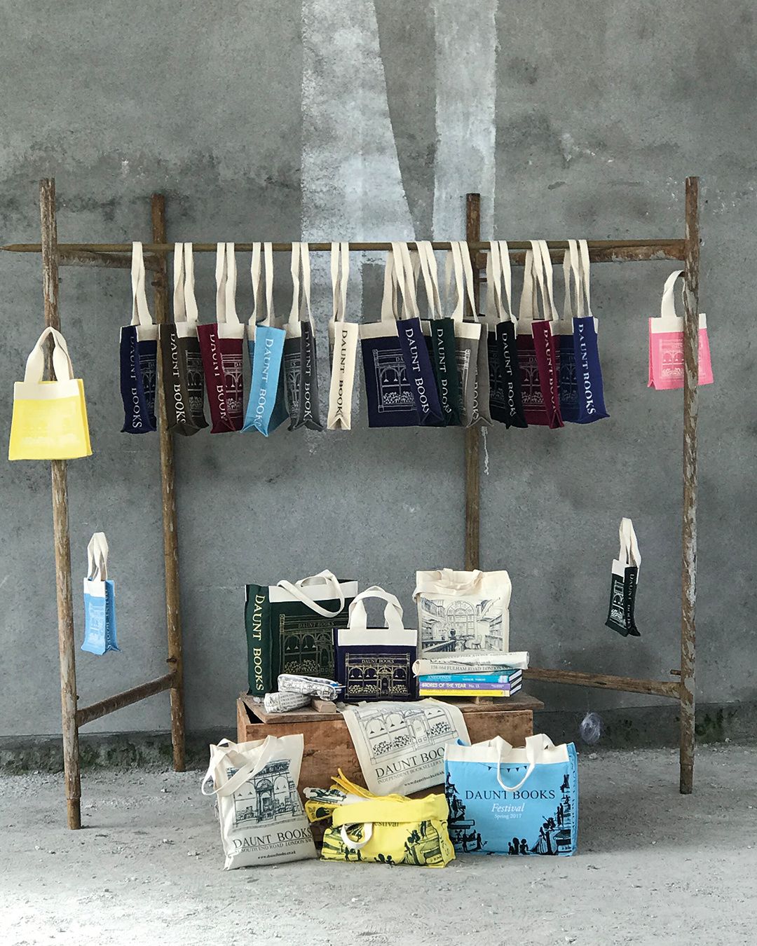 Daunt tote bags