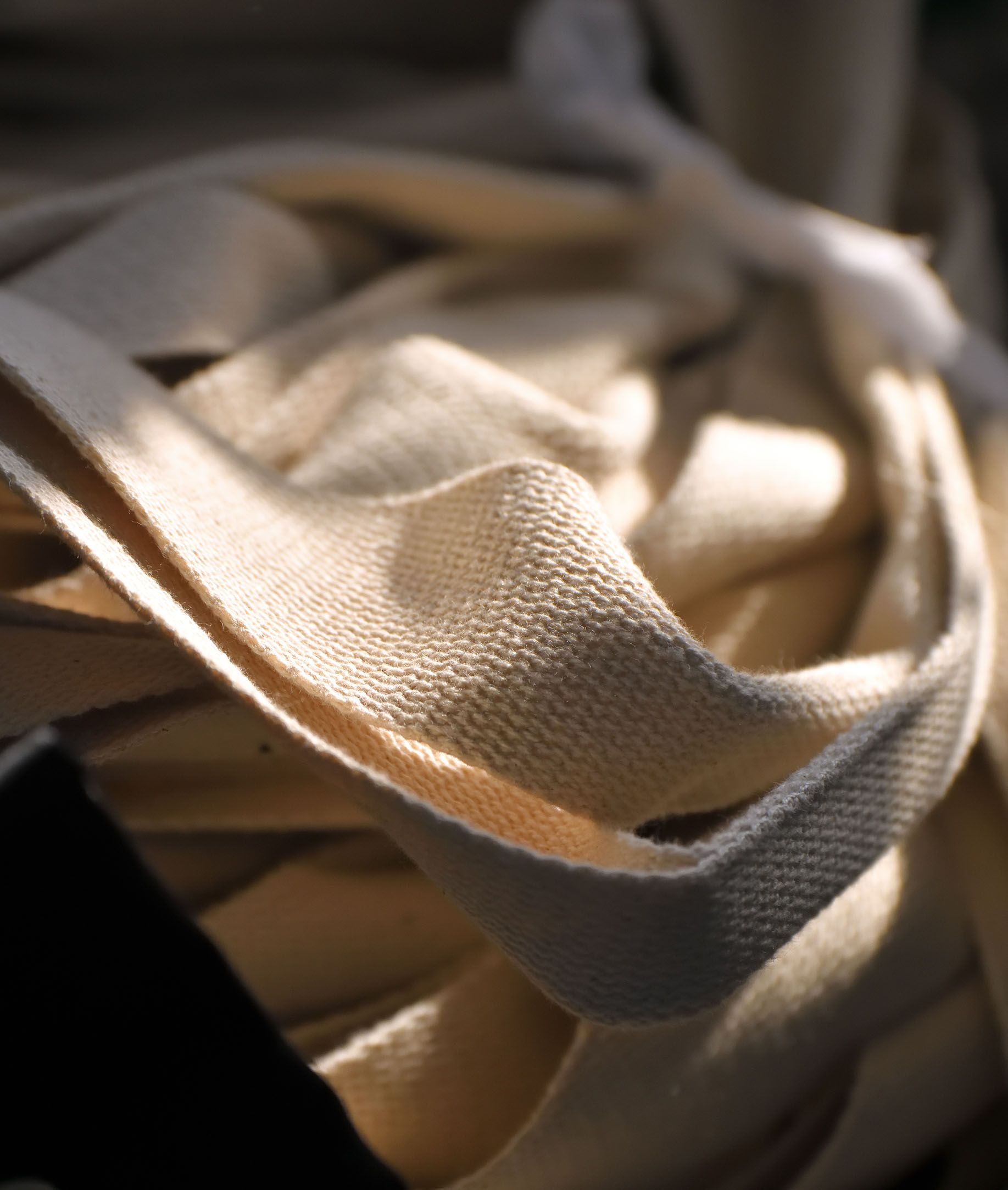Woven Handle Detail 